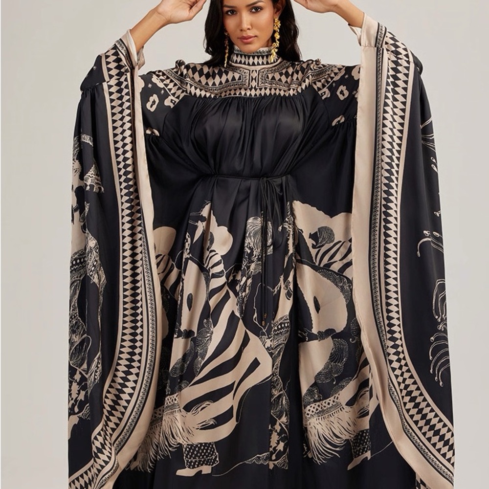 Designer-Style Motif Printed Black & Cream Long Sleeve Maxi Dress - Picture 5 of 8